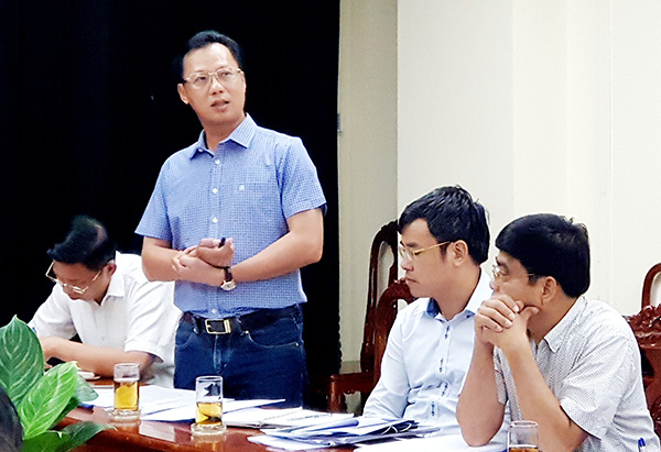 Đại diện Ban quản lý dự án Thăng Long báo cáo tình hình triển khai dự án