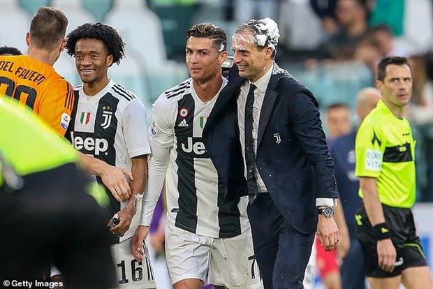 Ronaldo cùng Juventus lập kỷ lục.