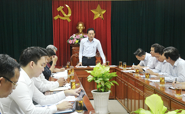 Phó chủ tịch UBND tỉnh Võ Văn Chánh chủ trì buổi làm việc 
