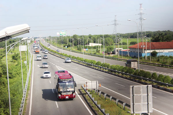 Cao tốc TP.Hồ Chí Minh- Long Thành- Dầu Giây rút ngắn thời gian đi lại, vận chuyển hàng hóa cho người dân, doanh nghiệp trong vùng.