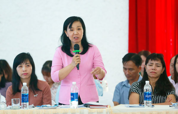 Phó Ban Tuyên giáo Tỉnh ủy Lê Thị Cát Hoa phát biểu tại buổi tọa đàm