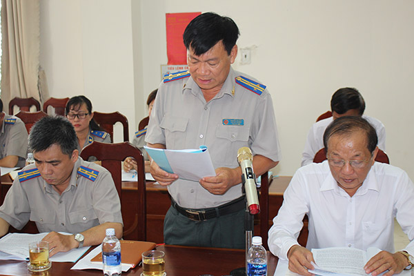 Ông Nguyễn Văn Sơn, Cục phó Cục THADS tỉnh xin ý kiến chỉ đạo của BCĐ THADS tỉnh về đường hướng giải quyết các vụ việc phức tạp.