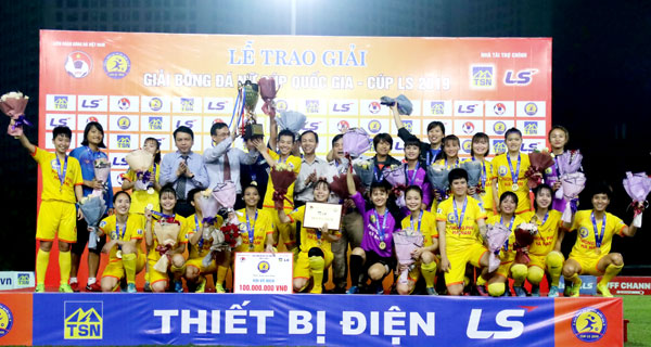 CLB Nữ Phong Phú Hà Nam giành cúp vô địch giải nữ - Cúp LS 2019