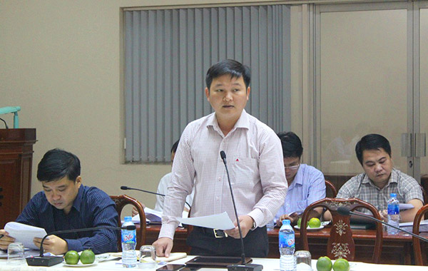 Phó giám đốc Sở Kế hoạch- đầu tư Nguyễn Hữu Nguyên phát biểu ý kiến tại hội nghị.