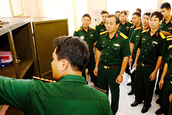 Ban Chỉ huy quân sự huyện Nhơn Trạch giới thiệu mô hình 5S với lãnh đạo Bộ Chỉ huy quân sự tỉnh