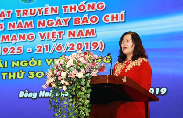 Phó chủ tịch UBND tỉnh Nguyễn Hòa Hiệp phát biểu tại buổi họp mặt nhân kỷ niệm 9 năm Ngày báo chí cách mạng Việt Nam (ảnh: Huy Anh)