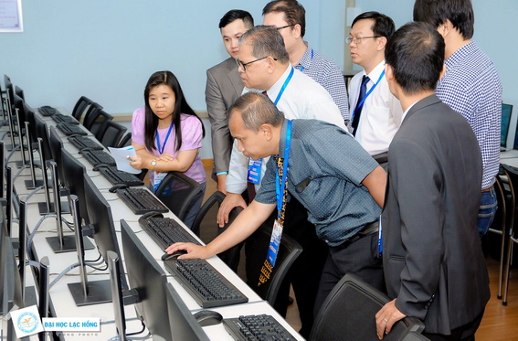 Các chuyên gia của Mạng lưới các trường đại học Đông Nam Á kiểm định chất lượng Công nghệ thông tin và Công nghệ kỹ thuật điện - điện tử tại Trường đại học Lạc Hồng