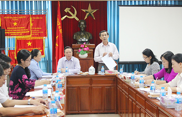 Trưởng Ban Pháp chế HĐND tỉnh, Trần Văn Quang chủ trì buổi làm việc.