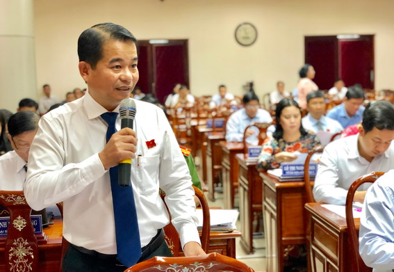 Đại biểu Thái Bảo tham gia thẩo luận tại Tổ