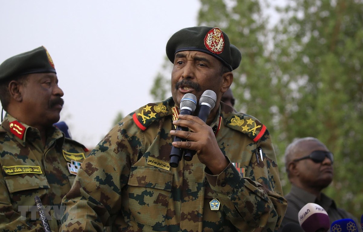 Chủ tịch Hội đồng quân sự chuyển tiếp (TMC) Sudan, Tướng Abdel Fattah al-Burhan. (Ảnh: AFP/TTXVN)
