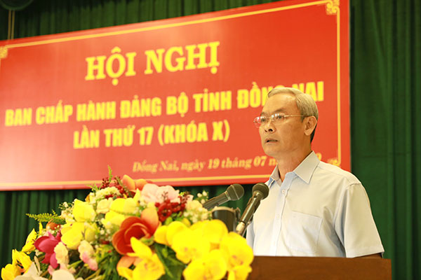 Ủy viên Trung ương Đảng, Bí thư Tỉnh ủy, Chủ tịch HĐND tỉnh Nguyễn Phú Cường phát biểu khai mạc hội nghị