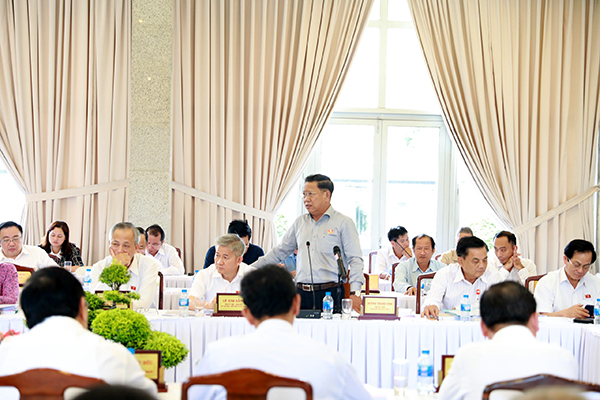 Giám đốc Sở Nông nghiệp phát triển nông thôn Thành Vinh phát biểu tại hội nghị