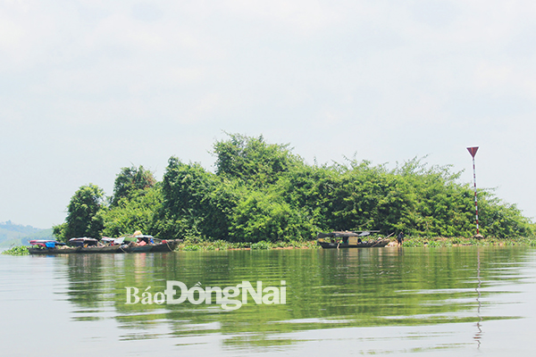 Một góc hồ Trị An