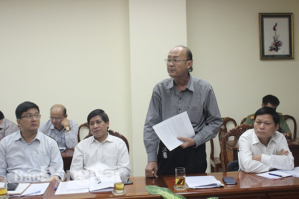 Tổng thu ký Hiệp hội Doanh nghiệp Đồng Nhop5Cha6u Minh Nguyện góp ý tại cuộc họp