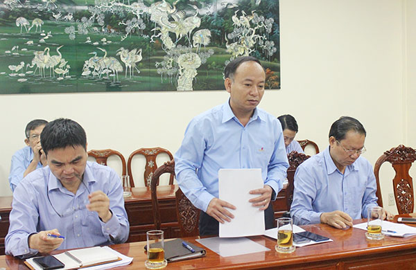 Ông Nguyễn hữu Hiểu, Tổng giám đốc Tổng công ty Công nghiệp thực phẩm Đồng Nai phát biểu ý kiến.
