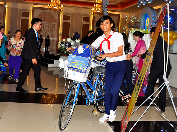 20 em học sinh của TP.Biên Hòa được trao học bổng