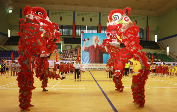 Tiết mục múa lân của đoàn lân sư rồng Tam Hòa Đường (TP. Biên Hòa)
