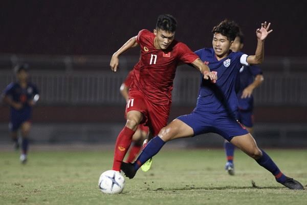 U18 Việt Nam buộc phải thắng đậm Campuchia, và hy vọng Thái Lan đánh bại Malaysia. (Nguồn: VFF)