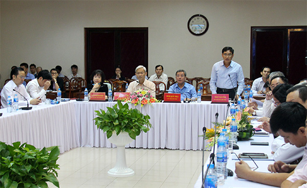 Phó chủ tịch UBND tỉnh Trần Văn Vĩnh chia sẻ một số ý kiến về mô hình phát triển đô thị thông minh.