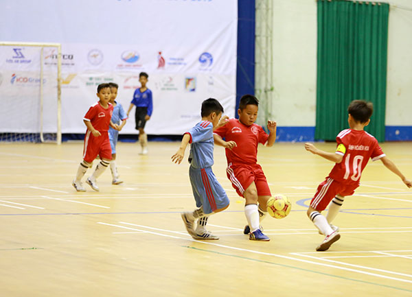 Vượt qua Trảng Bom ở chung kết, Biên Hòa (áo đỏ) giành ngôi vô địch giải năm nay