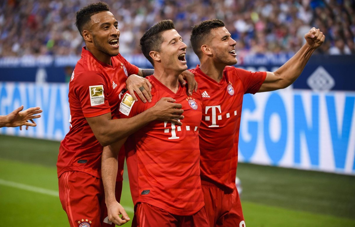 Lewandowski (giữa) lập hat-trick cho Bayern Munich. (Nguồn: Getty Images)