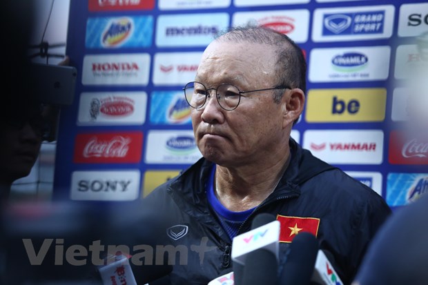 HLV Park Hang-seo tỏ vẻ khó chịu khi có quá nhiều thắc mắc về danh sách tuyển Việt Nam do ông chọn lựa. (Ảnh: Nguyên An)