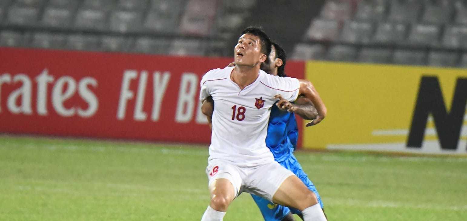 April 25 (áo trắng) gặp Hà Nội FC ở chung kết liên khu vực. Ảnh: AFC