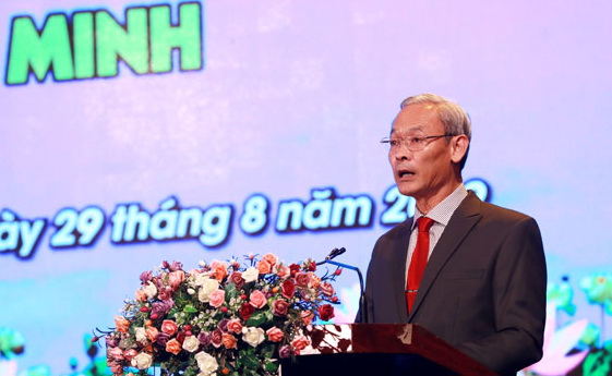Đồng chí Nguyễn Phú Cường, Bí thư Tỉnh ủy, Chủ tịch HĐND phát biểu tại hội nghị