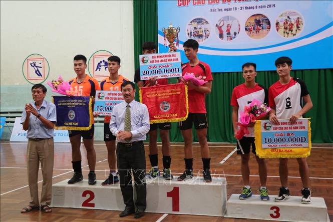 Đội nữ Thông tin Liên Việt Postbank và đội nam Biên Phòng vô địch