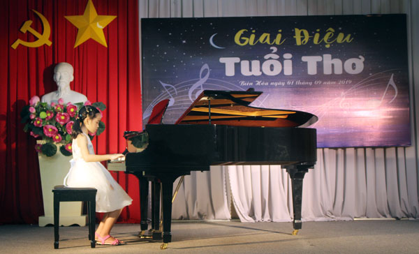 Một tiết mục biểu diễn trong chương trình Giai điệu tuổi thơ