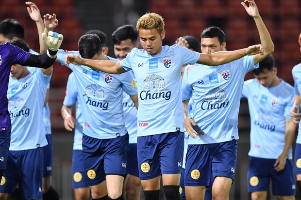 Cầu thủ Thái Lan trên sân tập chuẩn bị cho trận gặp Việt Nam. (Nguồn: fathailand.org)