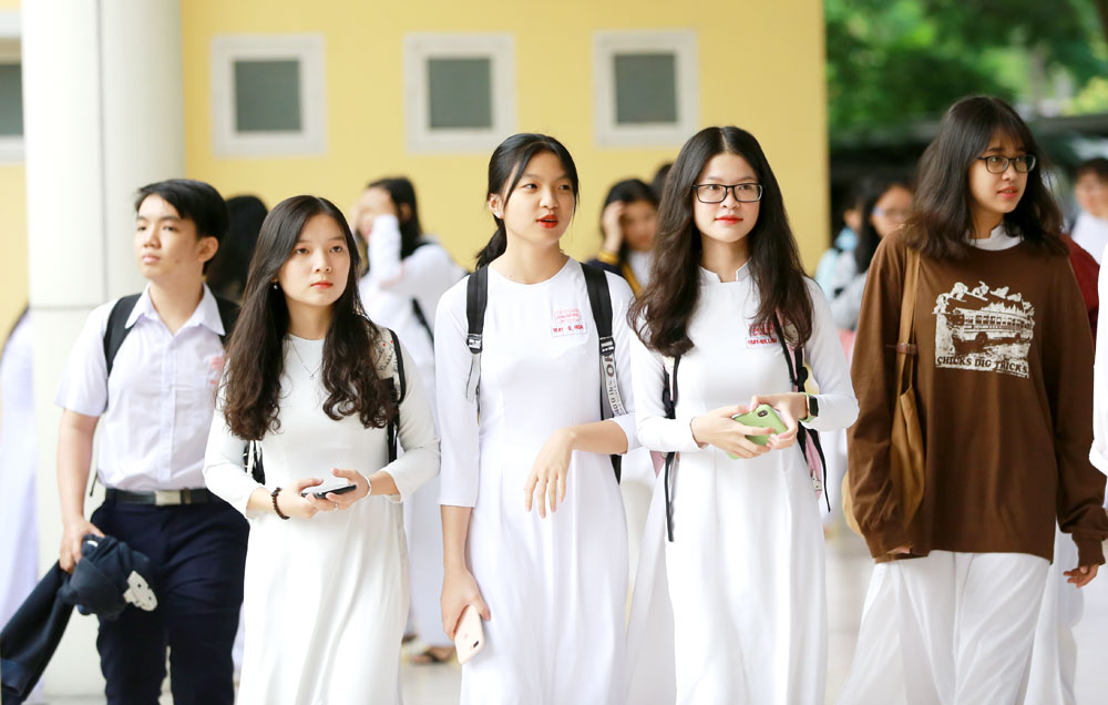 Học sinh Trường THPT chuyên Lương Thế Vinh trong lễ khai giảng năm học mới 2019-2020. (Ảnh: Huy Anh)