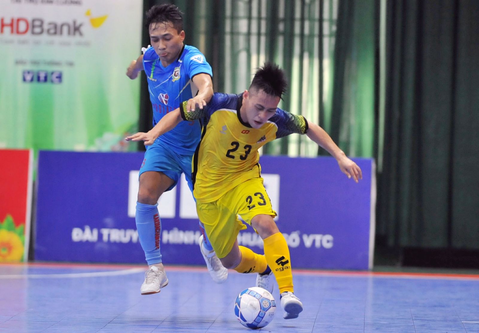 3 điểm giành được trước Cao Bằng giúp Kardiachain Sài Gòn (xanh) nuôi hy vọng giành huy chương