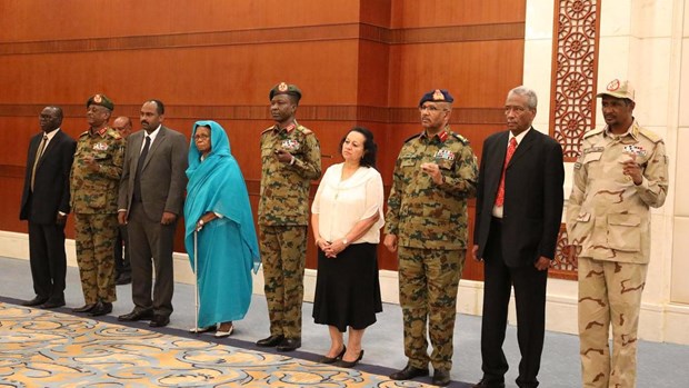 Nội các mới của Sudan tuyên thệ nhậm chức. (Ảnh: EPA)