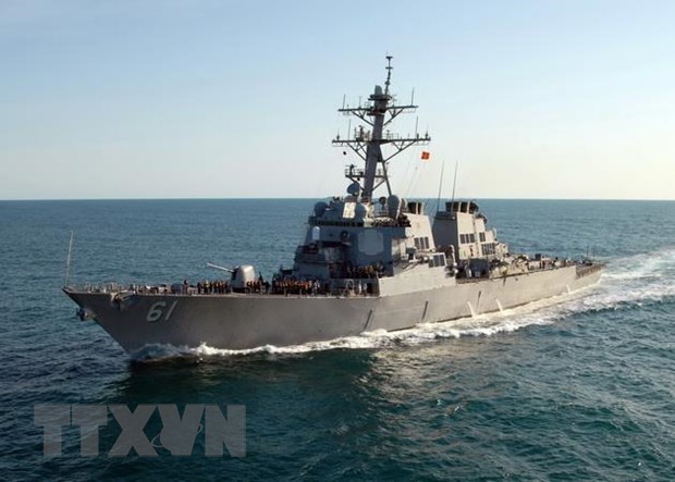 ngày 14/9 đã cập cảng tại Liban để thực hiện chuyến thăm thiện chí một ngày.  Tàu khu trục USS Ramage của Hải quân Mỹ. (Ảnh: AFP/TTXVN)