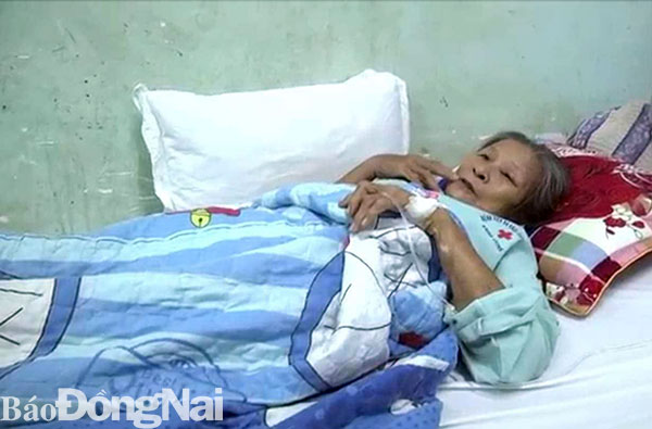 Bệnh nhân bị ong đốt điều trị taị Bệnh viện đa khoa khu vực Định Quán