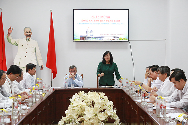 Phó chủ tịch UBND tỉnh Nguyễn Hòa Hiệp góp ý thêm với hoạt động của Báo Đồng Nai và Đài PT-TH Đồng Nai.