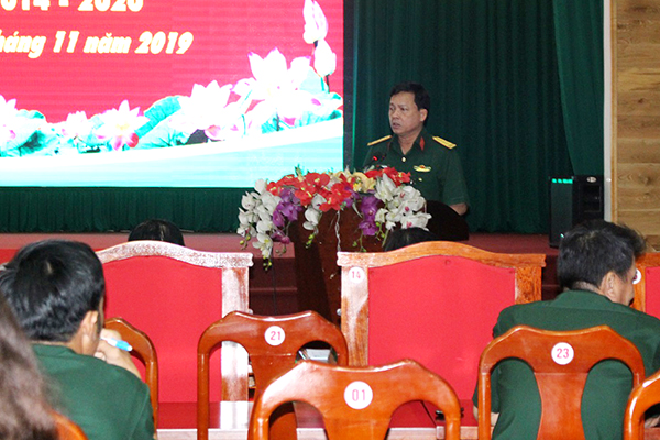 Phó tham mưu trưởng Quân khu 7 phát biểu tại hội nghị