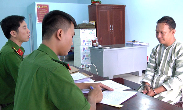 Khen thưởng các tập thể, cá nhân có thành tích điều tra, truy bắt tội phạm