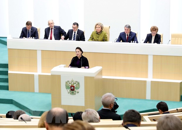 Chủ tịch Quốc hội Nguyễn Thị Kim Ngân phát biểu tại phiên họp toàn thể của Hội đồng Liên bang Nga. (Ảnh: Trọng Đức/TTXVN)