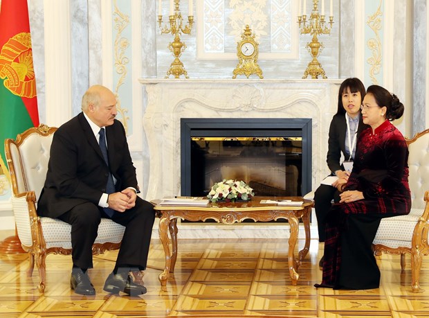  Chủ tịch Quốc hội Nguyễn Thị Kim Ngân hội kiến Tổng thống Alexander Lukashenko. (Ảnh: Trọng Đức/TTXVN)
