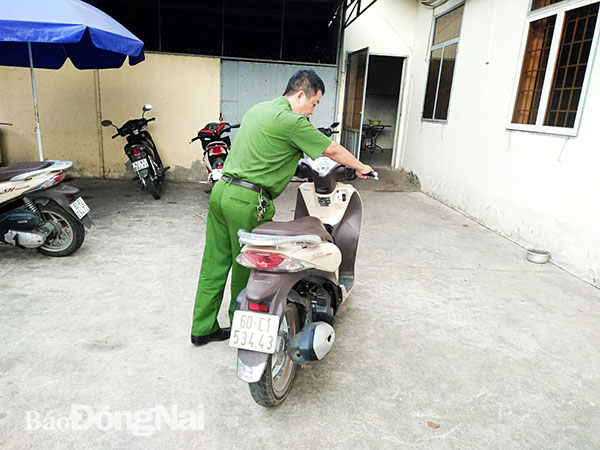 Chiếc xe do Hồ Văn Cường “đua nóng” được lực lượng công an thu giữ, trả lại cho nạn nhân. Ảnh: T.Vinh