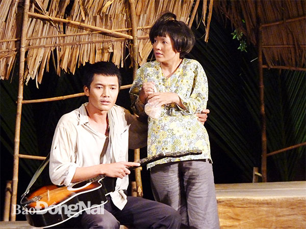 NSƯT Ngọc Trinh và Quang Tuấn trong vở Đời như ý. Ảnh: H.K