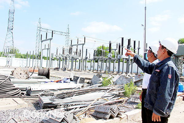 Trạm biến áp 110kV trong Khu công nghiệp Giang Điền (huyện Trảng Bom) đã hoàn thành nhưng vẫn chưa được đấu nối điện do những vướng mắc về giải phóng mặt bằng ở phần đường dây đấu nối. Ảnh: Hải Quân