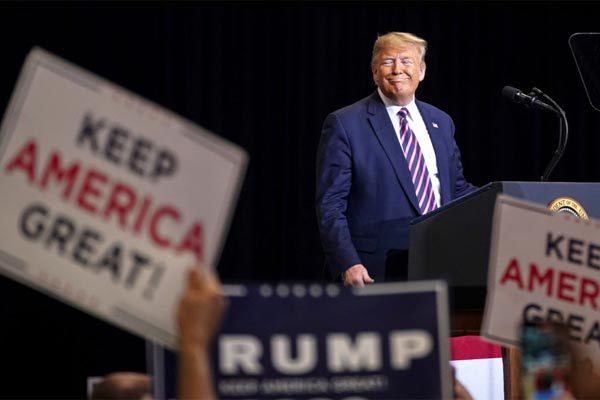 Tổng thống Mỹ Donald Trump tại cuộc mít tinh vận động tái tranh cử ở Las Vegas, bang Nevada hôm 21/2. Ảnh: Reuters