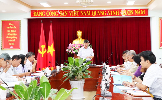 Đồng chí Hồ Thanh Sơn, Phó bí thư thường trực Tỉnh ủy phát biểu tại buổi làm việc với Đảng đoàn Liên hiệp các hội Khoa học kỹ thuật tỉnh.