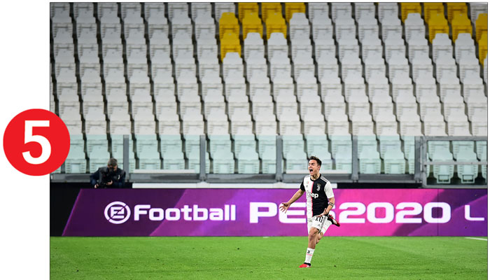 Tiền đạo Paulo Dybala mừng bàn thắng trong trận đấu Juventus - Inter Milan ở sân Allianz, Turin (Italy) vắng khán giả vì dịch cúm Covid-19 bùng phát dữ dội ở nước này