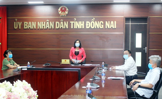 Phó chủ tịch UBND tỉnh Nguyễn Hòa Hiệp đóng góp ý kiến vào dự thảo Chỉ thị mới của Chính phủ
