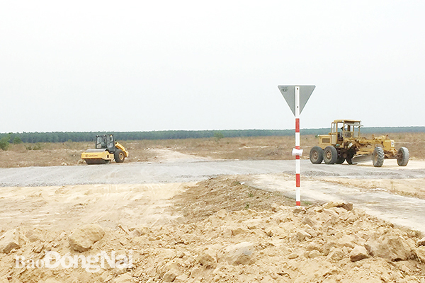 Thi công san lấp mặt bằng để phục vụ khởi công xây dựng các công trình hạ tầng kỹ thuật  tại khu tái định cư Lộc An - Bình Sơn