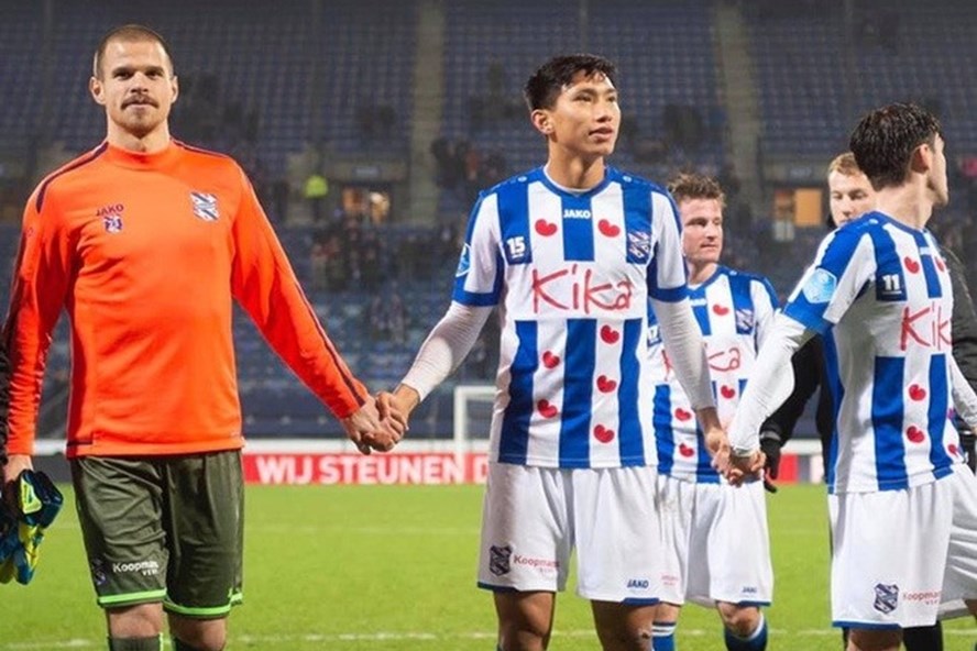 Văn Hậu cùng đồng đội đoàn kết giúp SC Heerenveen vượt qua giai đoạn khó khăn. Ảnh: SC Heerenveen